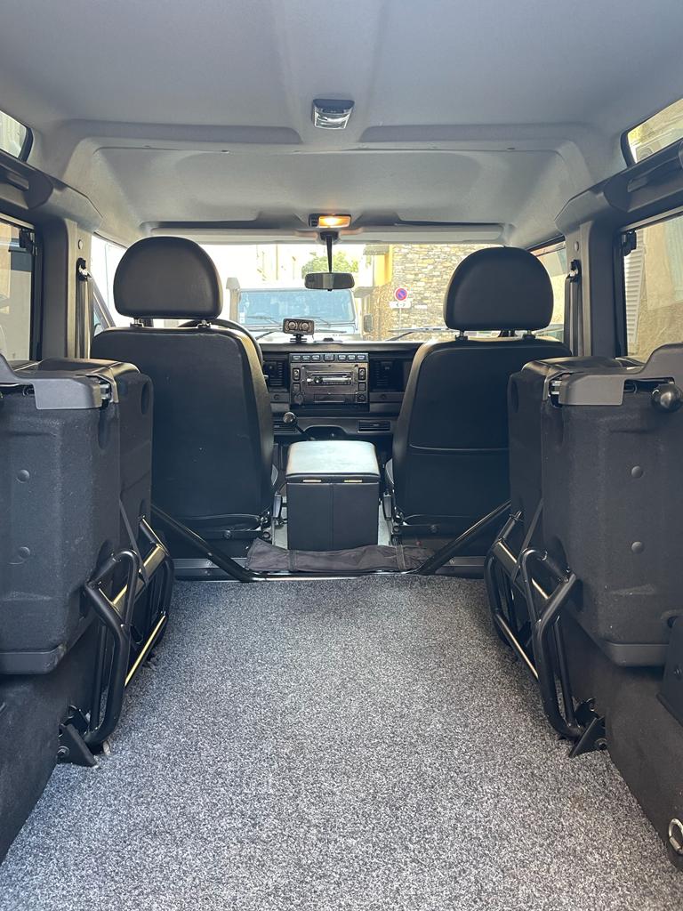 Land Rover Defender 90 — vue 2